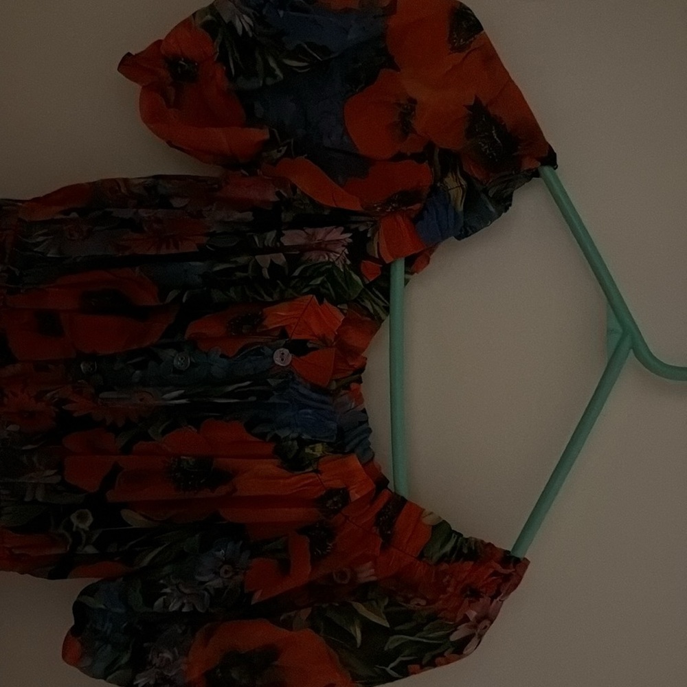 Woman’s dress by Chicwish - Picture 2 of 3